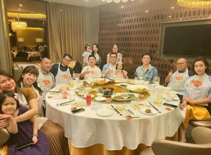 Đỗ Mỹ Linh và chồng thiếu gia lên hình vẫn có khoảng cách-1