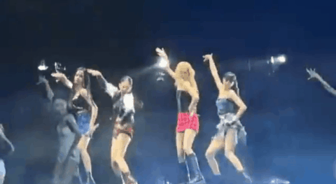 Jennie ngã trong concert BLACKPINK vẫn bị netizen chỉ trích nhảy lỗi-2