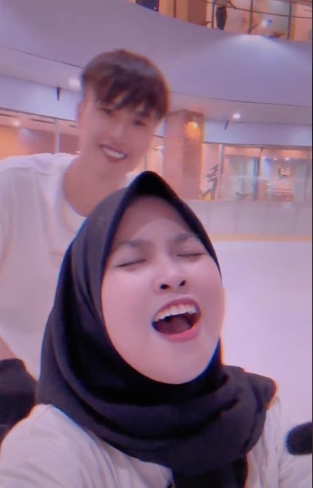 Bạn gái cũ ngoại quốc tuyên bố bất ngờ chuyện tình cảm với Đạt Villa-1