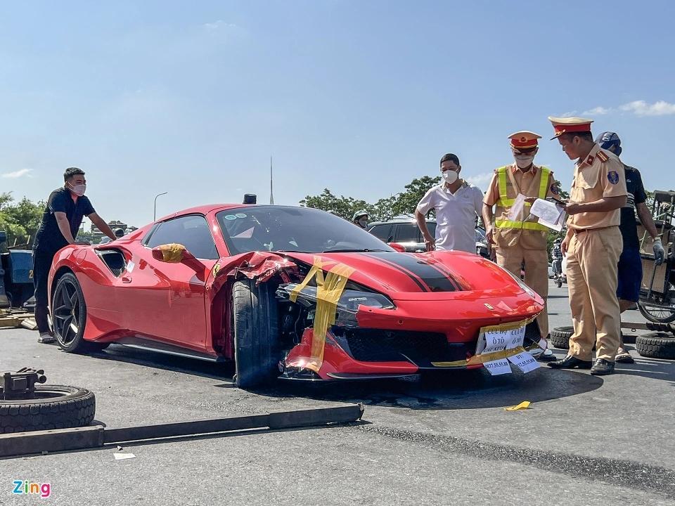 Tài xế siêu xe Ferrari đâm chết người đã ra đầu thú-1