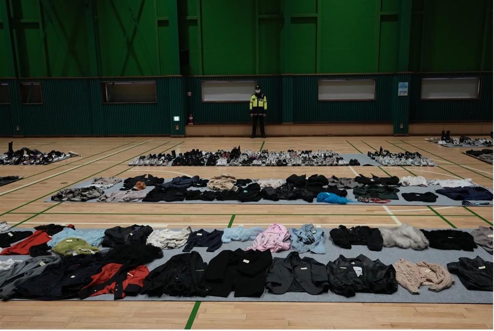 Hàng tấn đồ thất lạc nằm đợi chủ nhân sau thảm kịch Itaewon-1