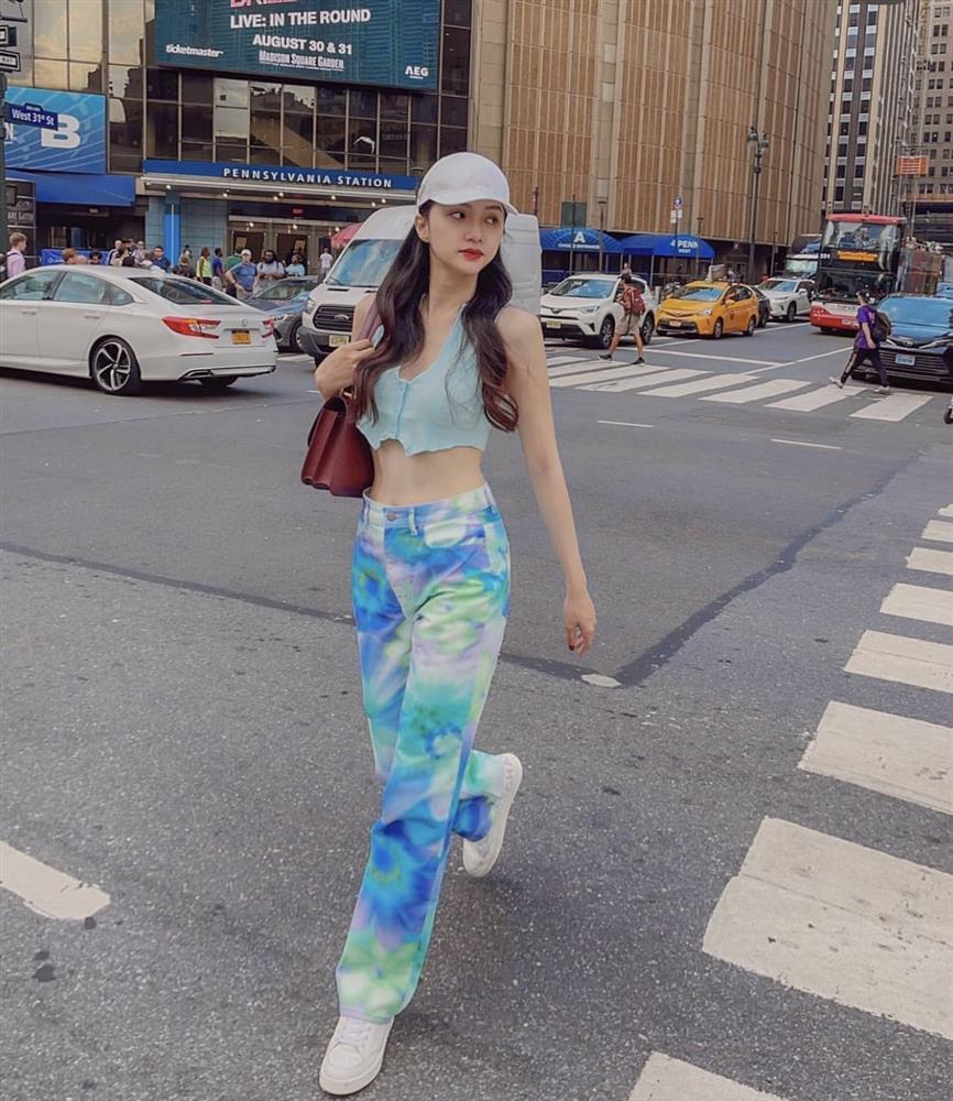 Thời trang đường phố như gái 20 của Hương Giang tại Hàn Quốc-12