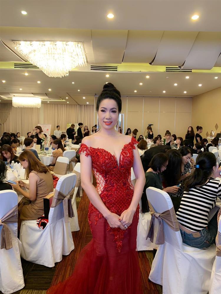 Trịnh Kim Chi kém duyên vì lên đồ nổi bật lấn át cô dâu-4