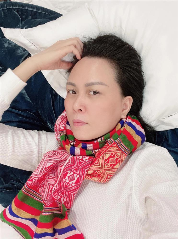 Phượng Chanel thăng hạng nhan sắc nhờ khéo chọn khăn quàng-7