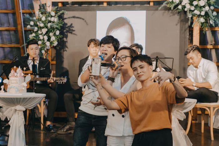 Kiều Minh Tuấn một mình một kiểu khi đến tiệc có dresscode-11