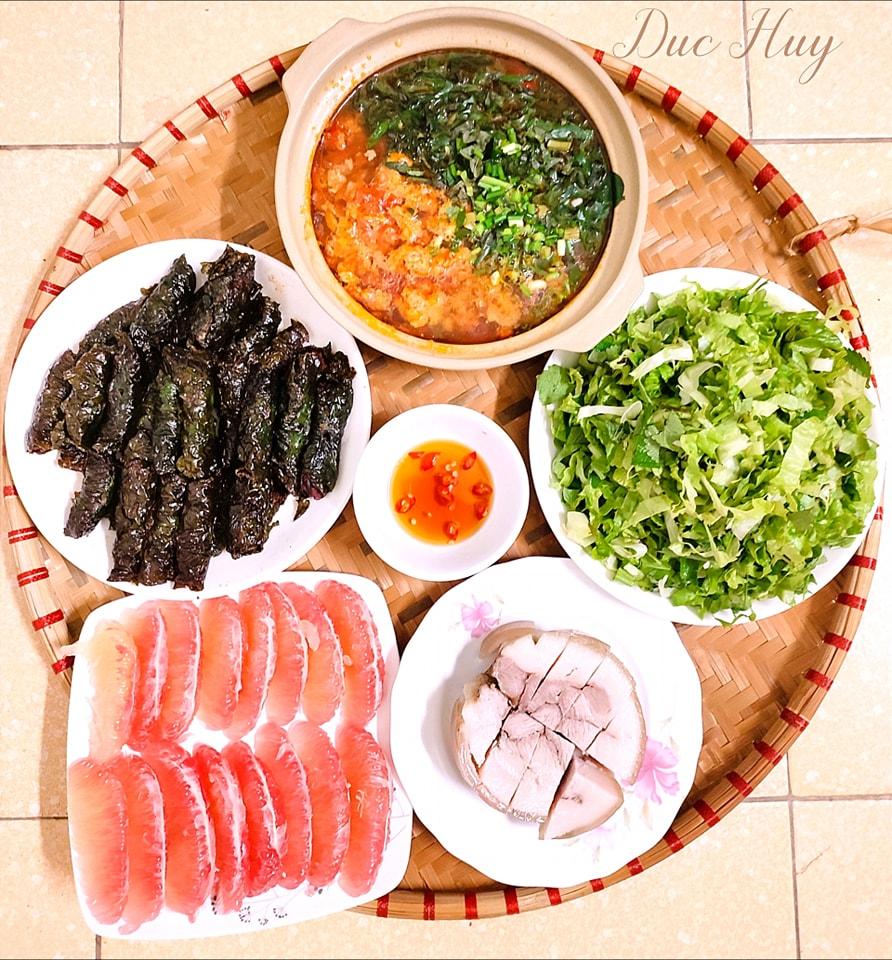 Chồng người ta khiến chị em ái mộ với loạt mâm cơm nấu cho vợ-2