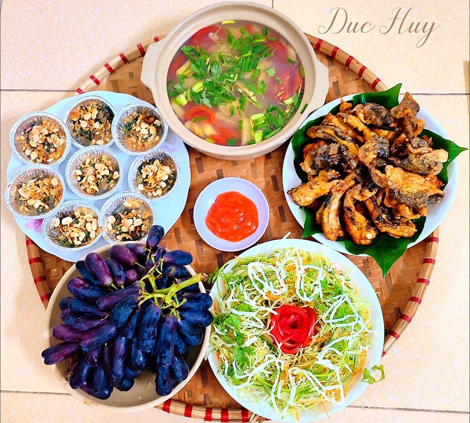 Chồng người ta khiến chị em ái mộ với loạt mâm cơm nấu cho vợ-12