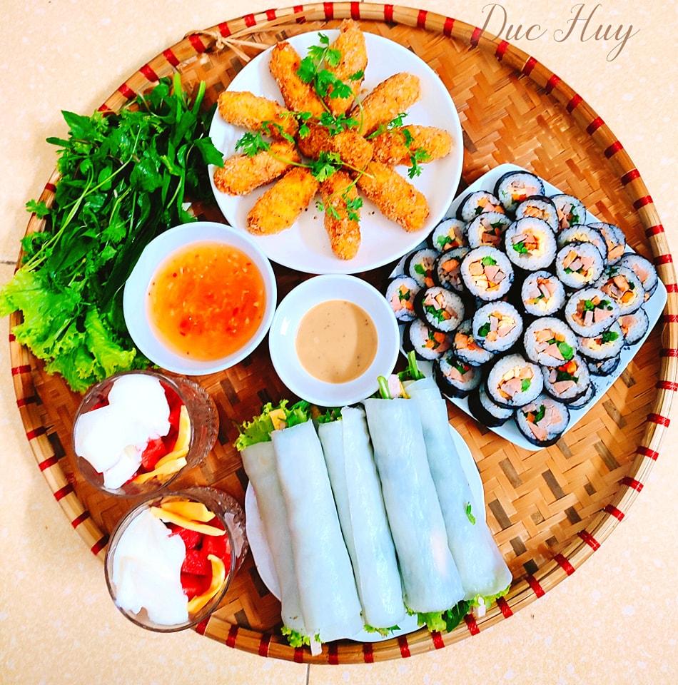 Chồng người ta khiến chị em ái mộ với loạt mâm cơm nấu cho vợ-15