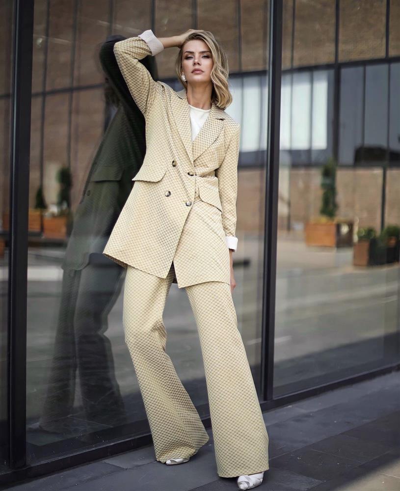 Quần ống loe tái xuất, tín đồ thời trang săn đón nhiệt tình-6