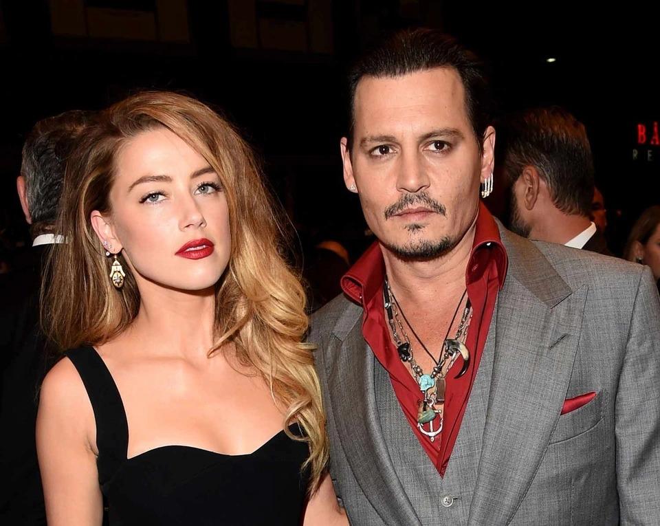 Nghi vấn Johnny Depp chia tay con gái trùm bất động sản-3
