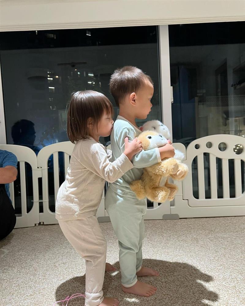 Hồ Ngọc Hà làm sinh nhật gọn cho con, Lisa - Leon cưng xỉu-6