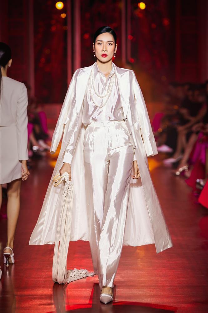 HHen Niê bị chê vì mặc trang phục nhàu nát nhưng bị oan?-7