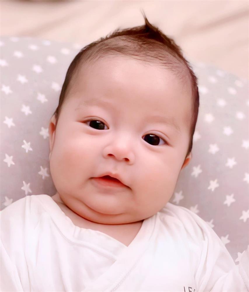 Bằng Kiều hé lộ loạt ảnh lúc mới sinh của con trai thứ 4-1
