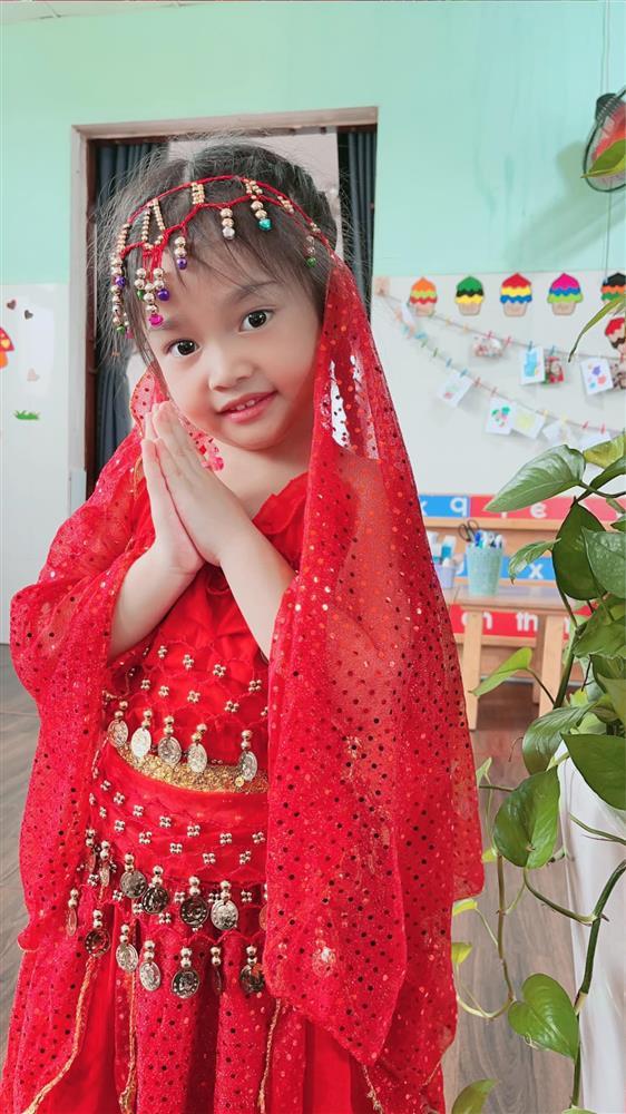 Lê Dương Bảo Lâm bùi ngùi cảnh mẹ vợ 1 nách 3 cháu-4