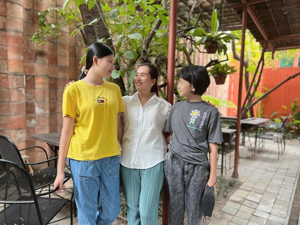 2 ái nữ thừa hưởng gen chân dài siêu mẫu của Bình Minh-1