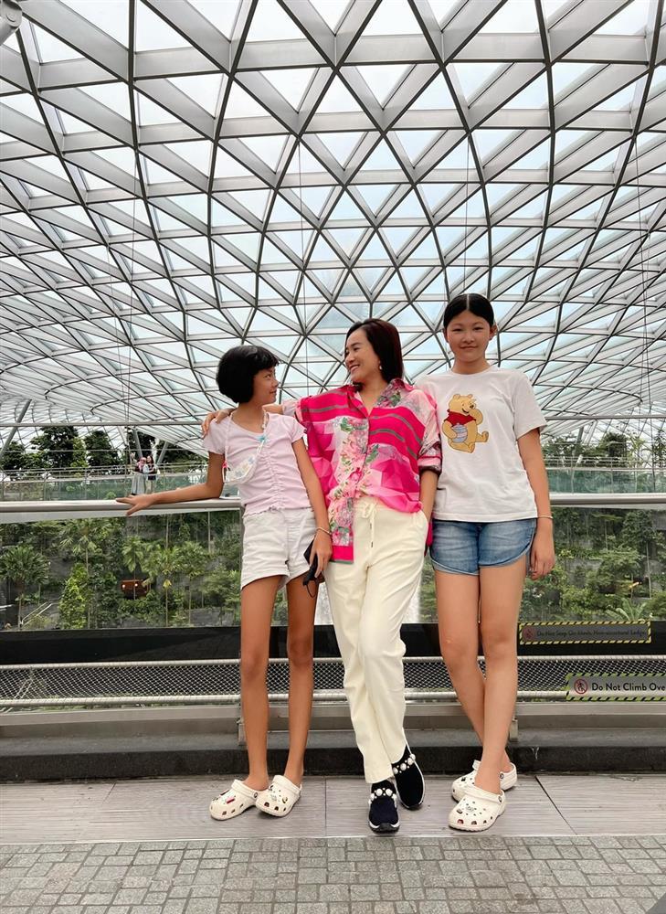2 ái nữ thừa hưởng gen chân dài siêu mẫu của Bình Minh-4