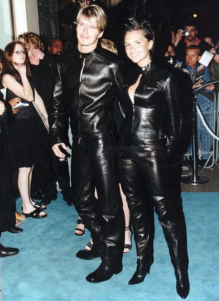 Vợ chồng David Beckham nổi da gà khi xem lại ảnh mặc đồ đôi-1