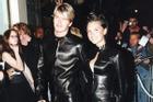 Vợ chồng David Beckham 'nổi da gà' khi xem lại ảnh mặc đồ đôi