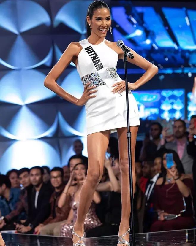 Nhan sắc Hoàng Thùy lên hẳn vài bậc khi chỉnh sửa một bộ phận-6