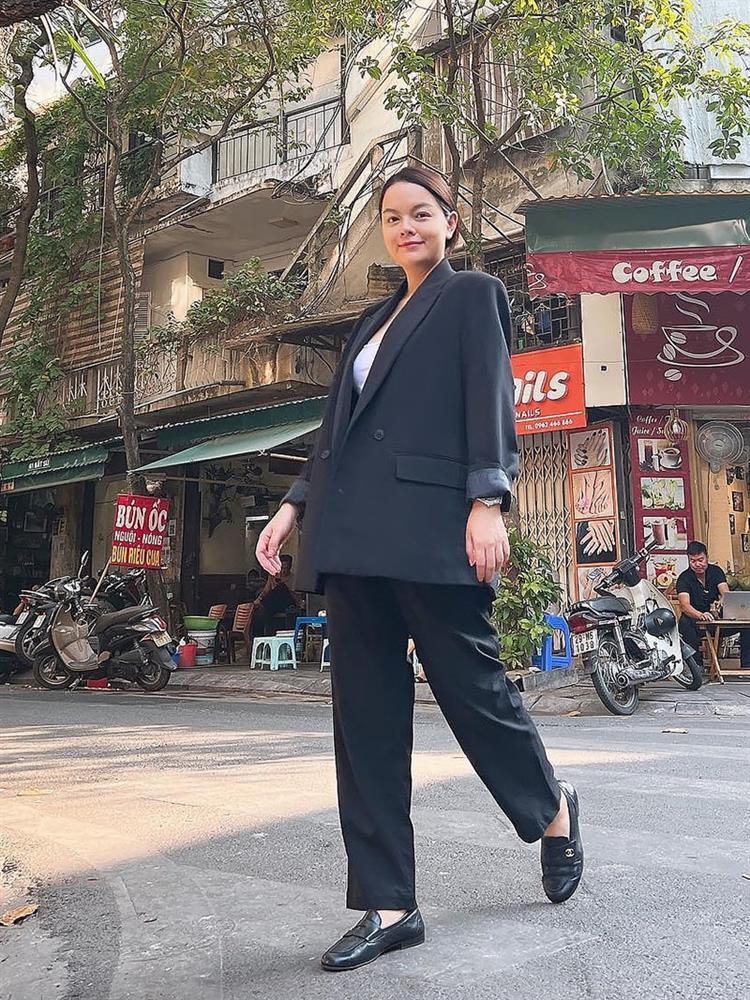 Phạm Quỳnh Anh mặc đồ rộng che dáng sau sinh-1