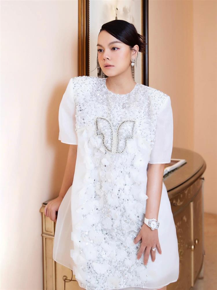 Phạm Quỳnh Anh mặc đồ rộng che dáng sau sinh-7