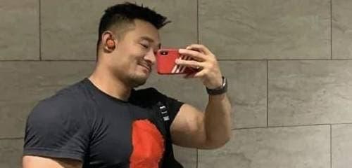 Anh chàng 35 tuổi có ngoại hình vạm vỡ khiến chị em đổ đứ đừ-3