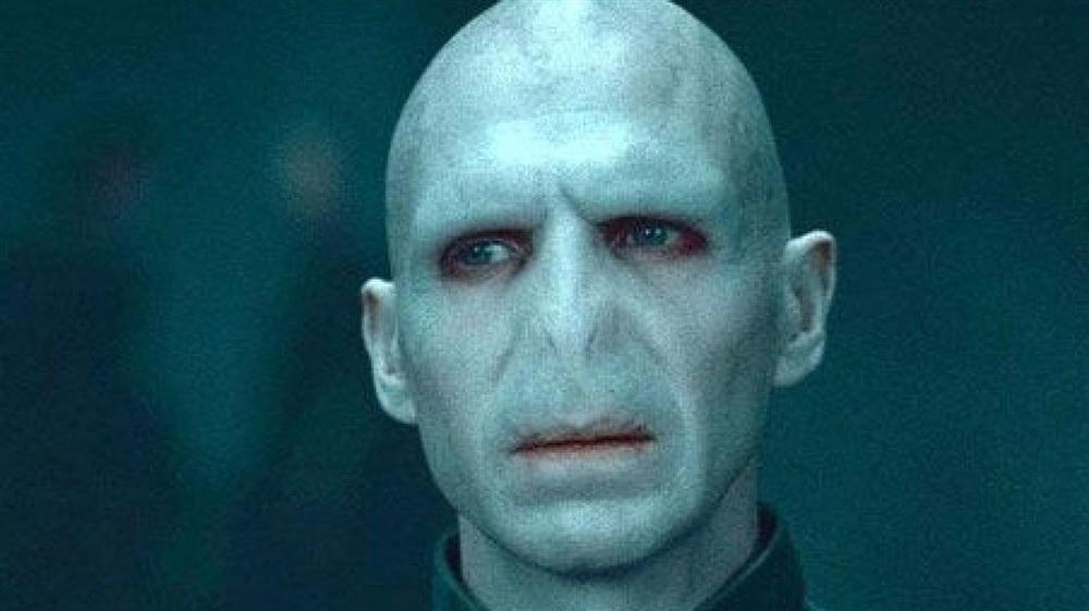 Giải mã bí ẩn lớn nhất Harry Potter: Vì sao Voldemort không có mũi?-1