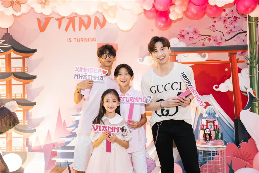 Mối quan hệ Hà Kiều Anh và con riêng của chồng-8