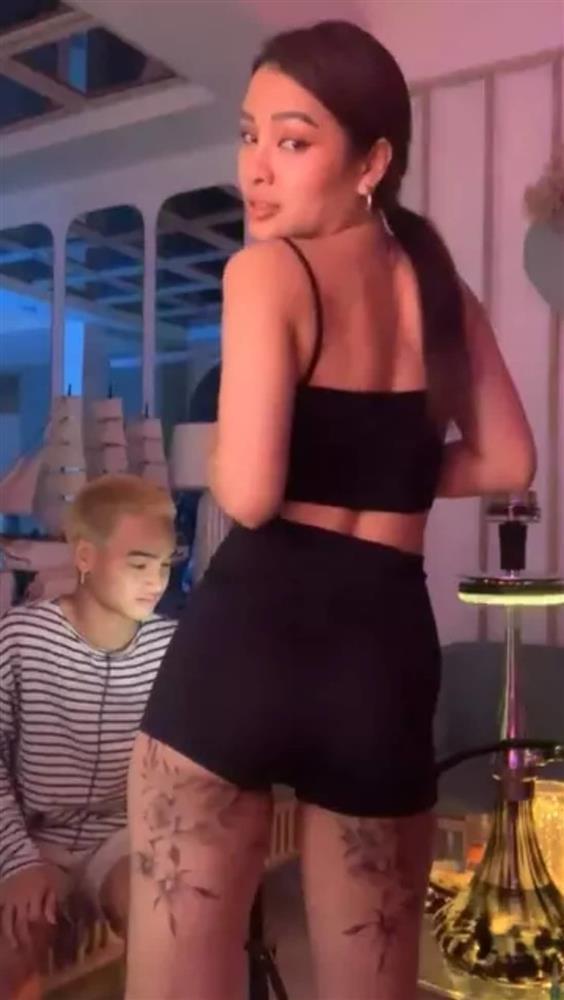 Lý Bình nối gót Phương Trinh Jolie xăm hình mới siêu khủng?-6