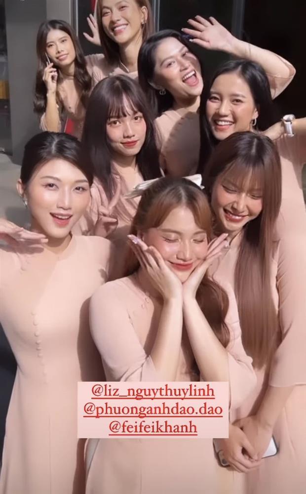 Xuất hiện dàn phù dâu toàn gái đẹp, nhan sắc cô dâu còn xịn hơn-2