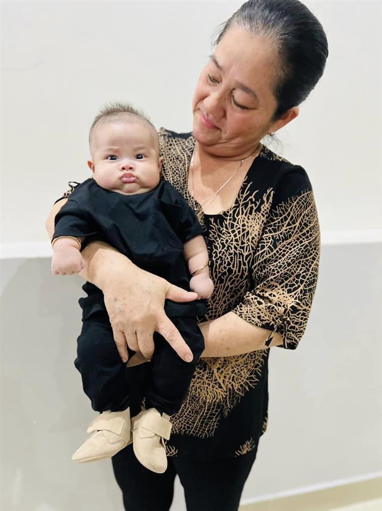 Con lớn nhanh, Lê Dương Bảo Lâm có lúc tưởng vợ ôm thằng nào-3