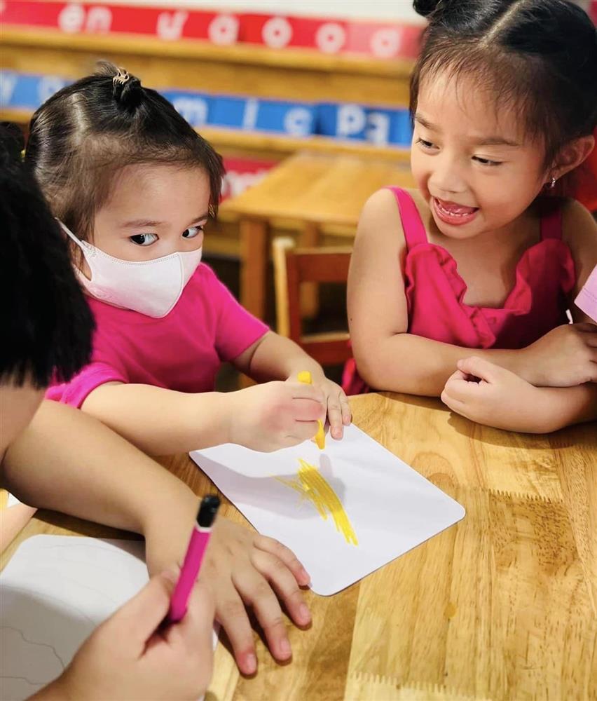 Con lớn nhanh, Lê Dương Bảo Lâm có lúc tưởng vợ ôm thằng nào-9