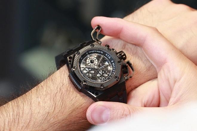 Gerard Pique thích đeo đồng hồ sang-5