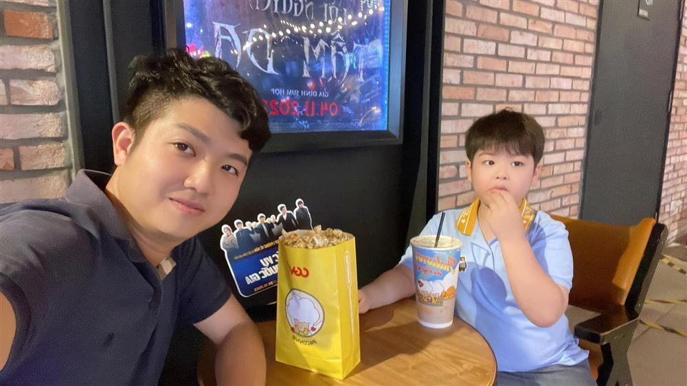 Con trai Nhật Kim Anh càng lớn càng bảnh, giống hệt bố-2