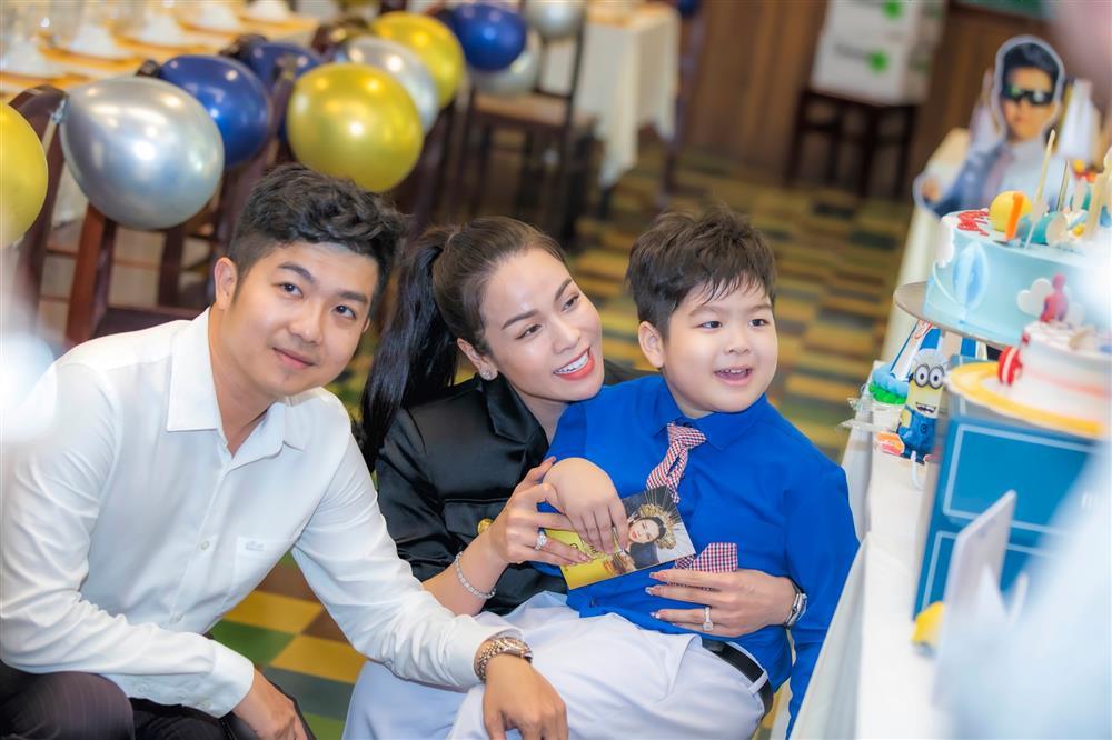 Con trai Nhật Kim Anh càng lớn càng bảnh, giống hệt bố-8