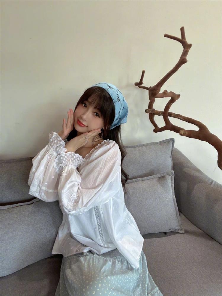 Đọ sắc Ngu Thư Hân, Triệu Lộ Tư và Bạch Lộc thời đi học-6