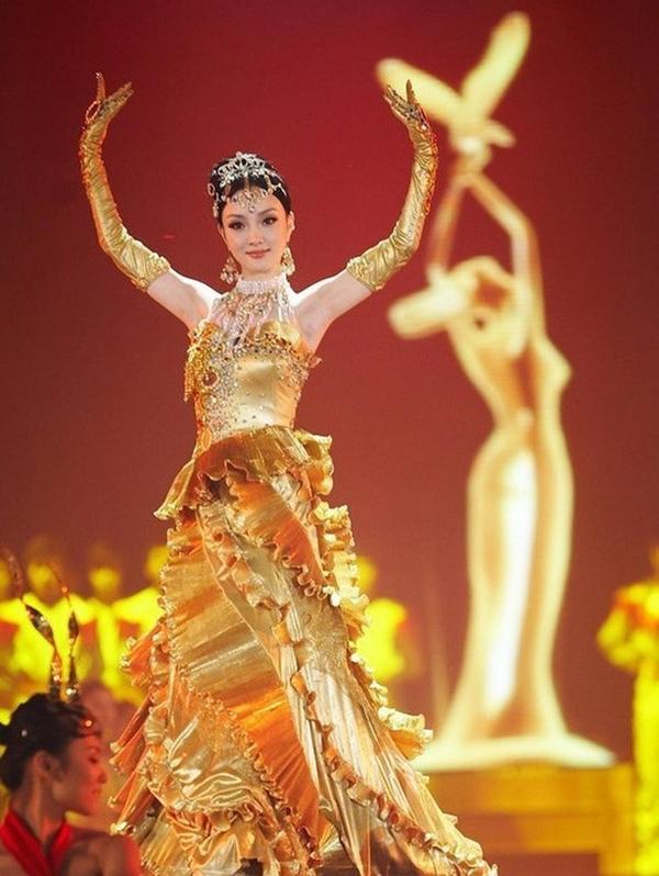 8 Nữ thần Kim Ưng: Địch Lệ Nhiệt Ba - Triệu Lệ Dĩnh ấn tượng nhất-2
