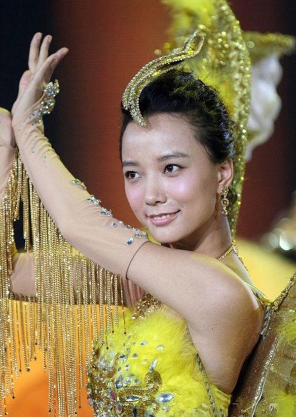 8 Nữ thần Kim Ưng: Địch Lệ Nhiệt Ba - Triệu Lệ Dĩnh ấn tượng nhất-3