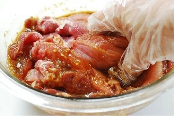 Cách ướp thị nướng cho món ăn mềm không bị khô dai ai cũng thích-2