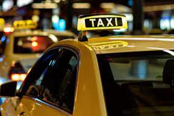 Mạo danh các hãng taxi trên Google để chặt chém du khách lên Đà Lạt-1