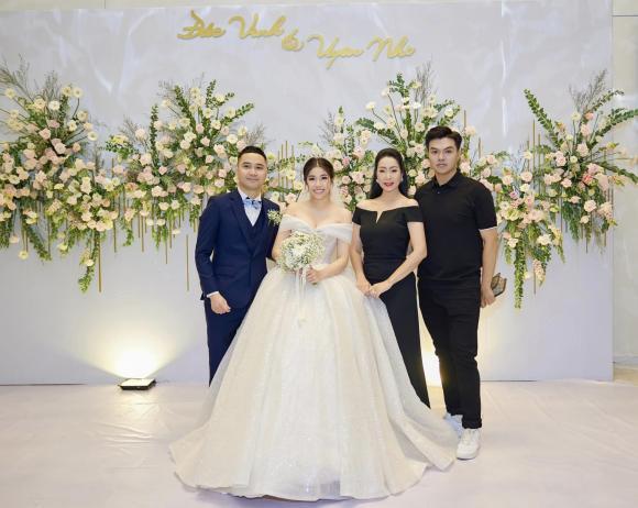 Trịnh Kim Chi nền nã tại đám cưới sau khi bị chê lên đồ át vía cô dâu-3