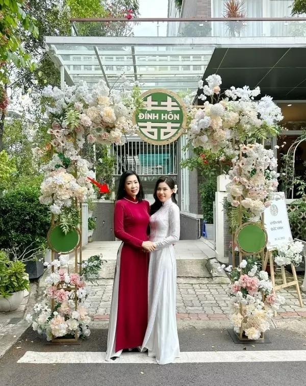 Trịnh Kim Chi nền nã tại đám cưới sau khi bị chê lên đồ át vía cô dâu-4