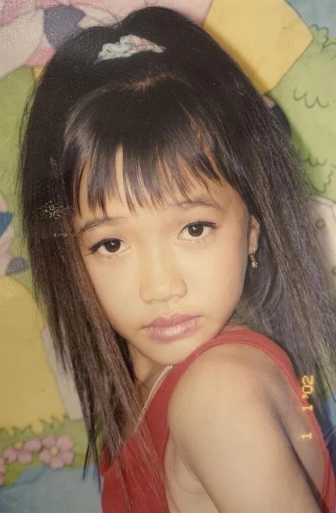 Diệu Nhi khui ảnh năm 2000: Tóc dập xù, môi hồng cánh sen-1