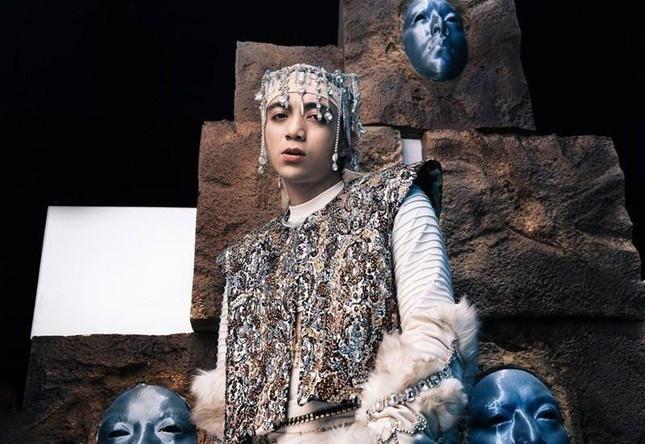 Tranh cãi gay gắt về MV mới của SOOBIN và Binz-1