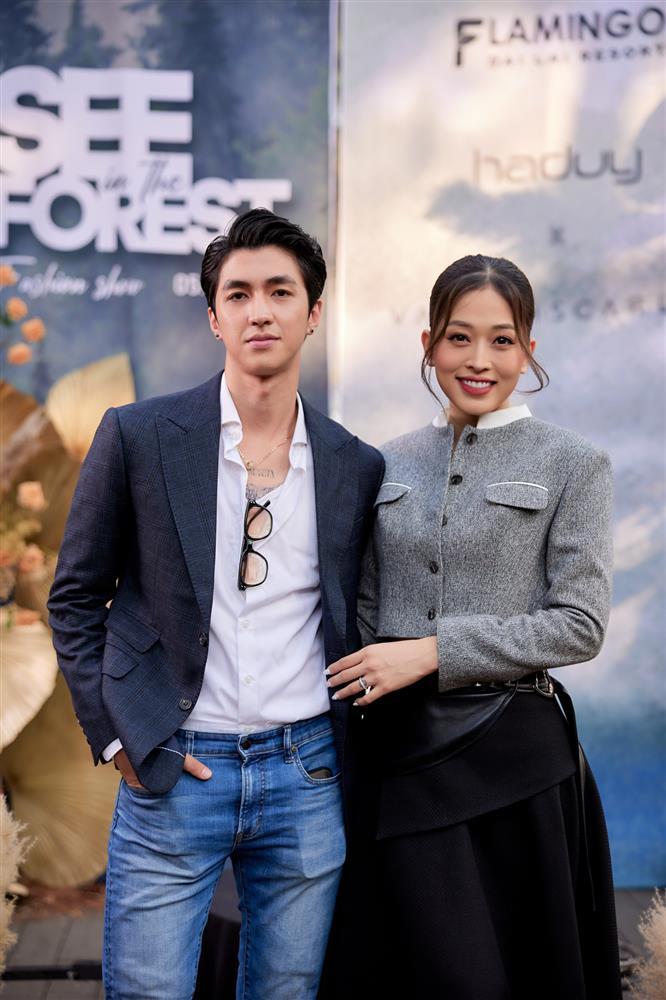 Quỳnh Nga mặc đầm xẻ bạo lấn át dàn hoa hậu và diễn viên VTV-8