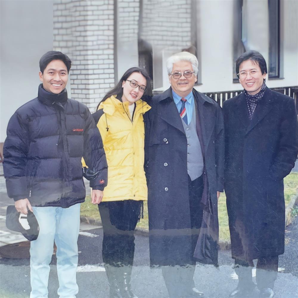 Tin showbiz Việt ngày 6/11: Hoàng Oanh khóc ngang vì con-9