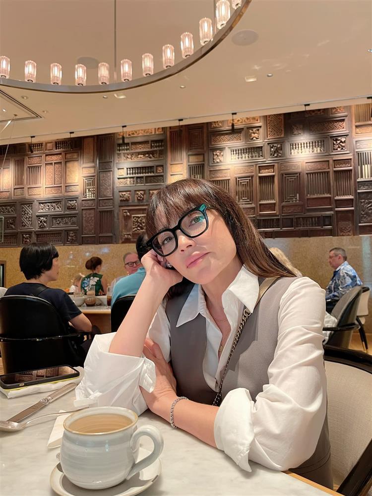 Tin showbiz Việt ngày 6/11: Hoàng Oanh khóc ngang vì con-3