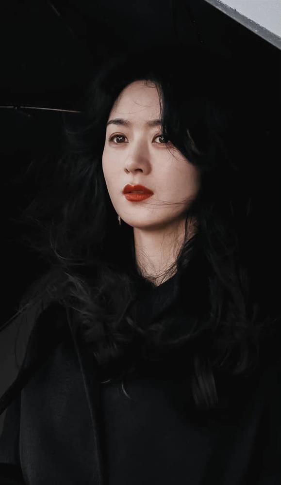 Đường Yên bị mỉa mai hết thời, không cùng đẳng cấp Dương Mịch-6