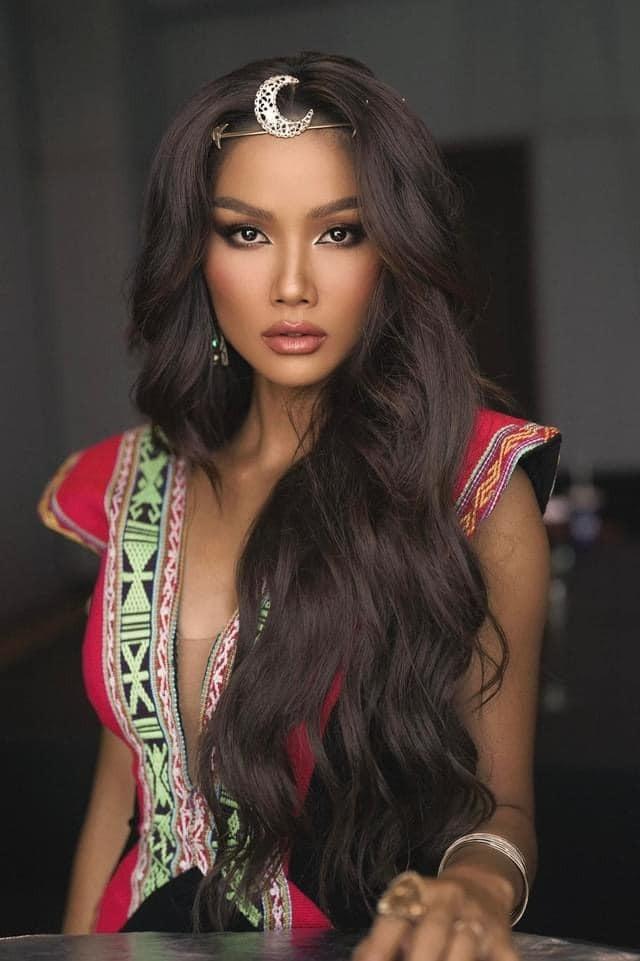 Á hậu 3 danh chính ngôn thuận duy nhất của Miss Universe thời IMG-2