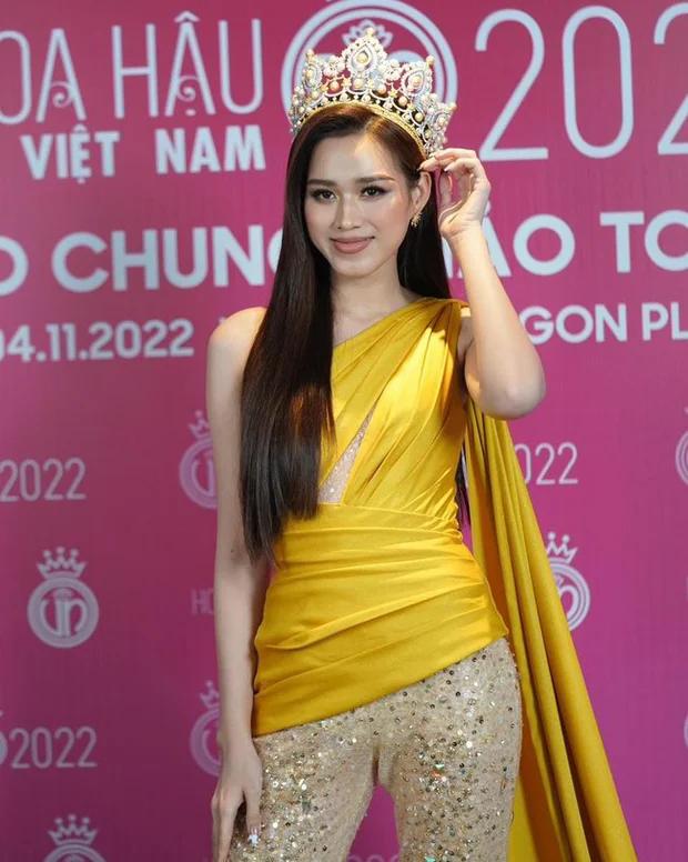 Những bộ cánh kém xinh của dàn Hoa hậu Việt thời gian qua-1